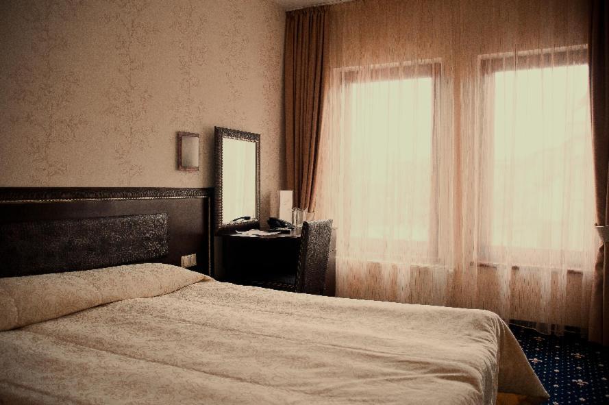 Hotel Victoria パナギュリシテ エクステリア 写真