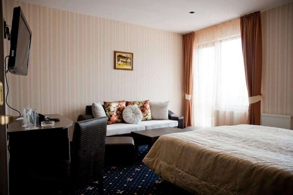 Hotel Victoria パナギュリシテ エクステリア 写真